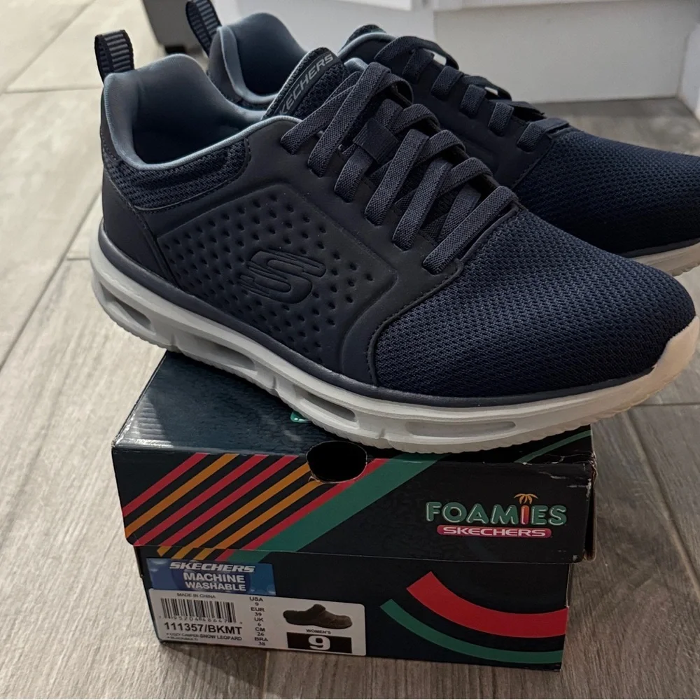 Skechers Glide-Lite Mens Classic Fit with Memory Foam Sneakers